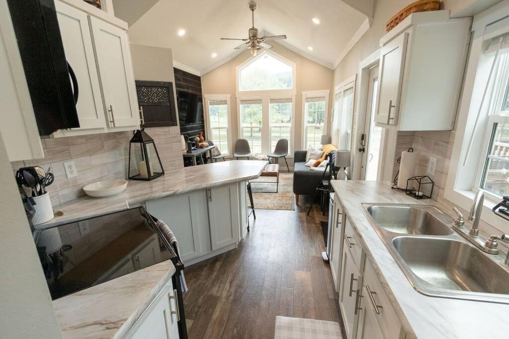 Pet Friendly Tiny House Rental With New Access To Guadalupe River Nbtx New Braunfels Exteriör bild