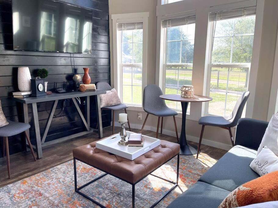 Pet Friendly Tiny House Rental With New Access To Guadalupe River Nbtx New Braunfels Exteriör bild